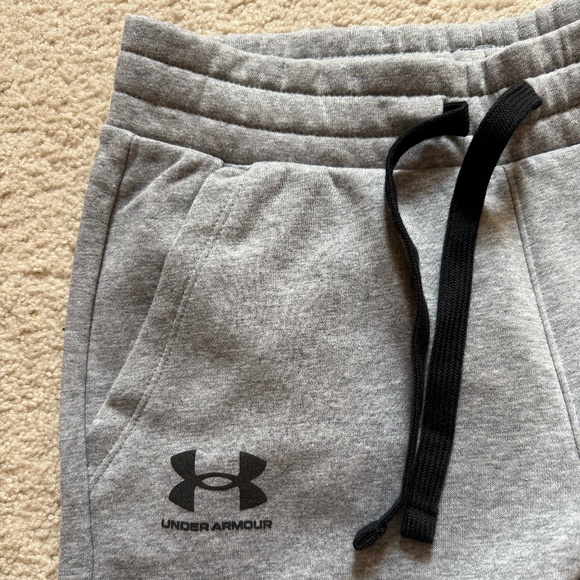 Under Armour gray sweatpants, man size: XS - Picture 3 of 4